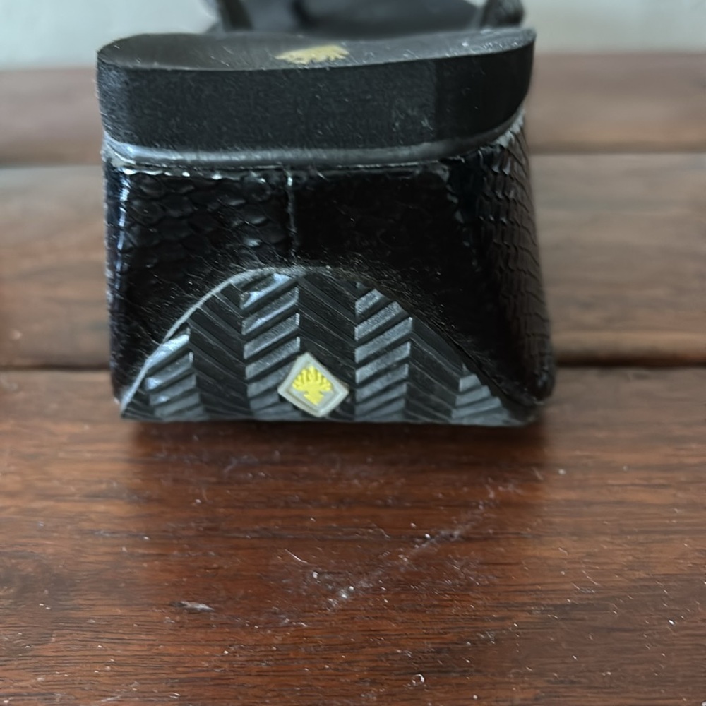 Volatile black platform flip flops - Picture 3 of 6